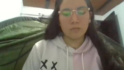 phoop_lilaa online show from May 18, 1:13 am