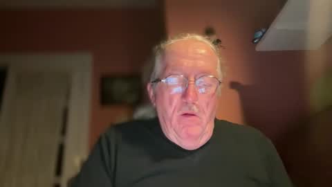 Snapshot of phrodeaux chatting on February 8, 7:23 am Phrodeaux online show from February 8, 7:23 am