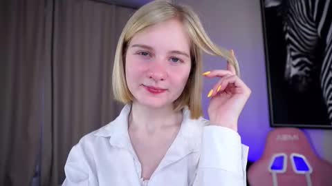 Snapshot of phyllisearney chatting on October 29, 6:15 am Hann G. Jones online show from October 29, 6:15 am