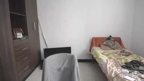 Snapshot of pia_alonzo30 chatting on March 6, 6:48 pm izzy online show from March 6, 6:48 pm