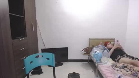 Snapshot of pia_alonzo30 chatting on March 12, 4:18 am izzy online show from March 12, 4:18 am