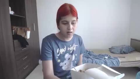 Snapshot of pia_alonzo30 chatting on March 20, 4:34 pm izzy online show from March 20, 4:34 pm