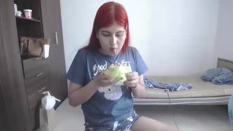 Snapshot of pia_alonzo30 chatting on March 21, 7:06 pm izzy online show from March 21, 7:06 pm