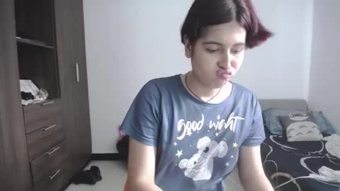 izzy online show from May 1, 6:23 pm