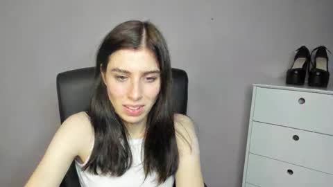 Snapshot of pia_desire chatting on November 4, 9:36 pm P I A online show from November 4, 9:36 pm