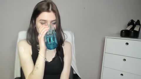 Snapshot of pia_desire chatting on December 2, 9:43 pm P I A online show from December 2, 9:43 pm