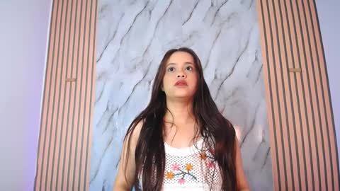 piagelvez_ online show from October 12, 1:21 pm