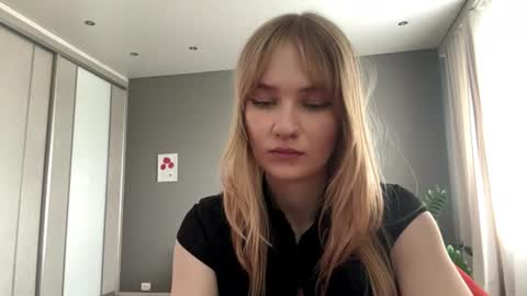 Snapshot of piastonesifer chatting on June 25, 5:12 am Kristie online show from June 25, 5:12 am