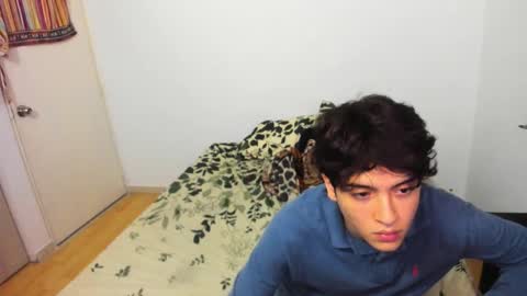 picaszomilos350 online show from March 2, 10:11 am