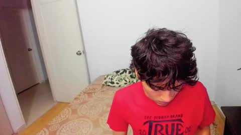 picaszomilos350 online show from March 7, 5:26 am