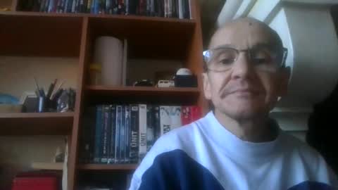 Snapshot of pichoun71 chatting on December 20, 8:17 am pichoun71 online show from December 20, 8:17 am