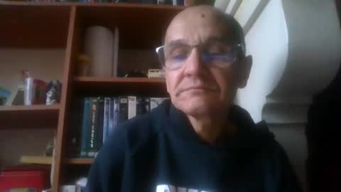 Snapshot of pichoun71 chatting on January 5, 8:11 am pichoun71 online show from January 5, 8:11 am