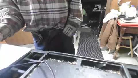 Snapshot of pickles9652 chatting on February 22, 9:19 am pickles9652 online show from February 22, 9:19 am