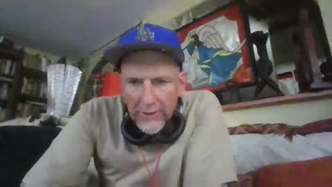 Snapshot of pierce702420 chatting on March 27, 1:22 am pierce702420 online show from March 27, 1:22 am