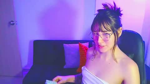 Snapshot of pifex chatting on February 17, 2:08 am GAMER COUPLE online show from February 17, 2:08 am