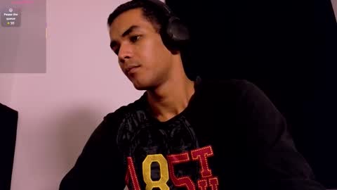 pikashuu7u7 online show from October 16, 5:41 am