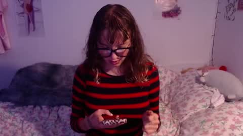 Snapshot of pikawiii chatting on December 30, 7:00 pm ill be back on monday 18th of november online show from December 30, 7:00 pm