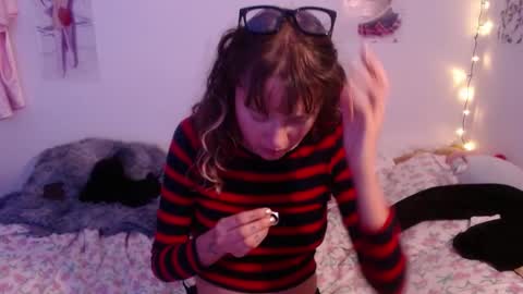 Snapshot of pikawiii chatting on December 30, 10:01 pm ill be back on monday 18th of november online show from December 30, 10:01 pm