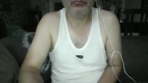 Tom online show from December 4, 8:29 pm