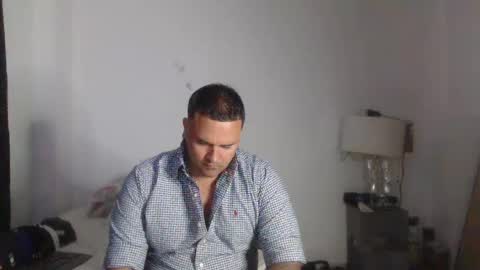 pikoro_gomez online show from January 17, 2:39 am
