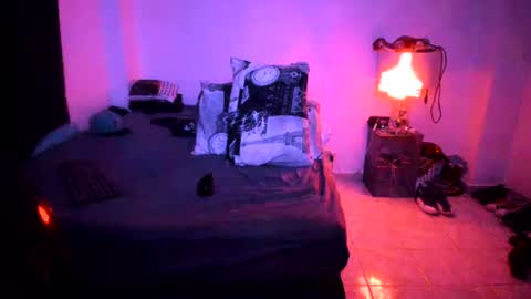 Snapshot of pikoro_gomez chatting on June 26, 11:42 pm pikoro_gomez online show from June 26, 11:42 pm