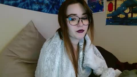 Snapshot of pillogoddess chatting on January 22, 1:42 am PilloGoddess online show from January 22, 1:42 am
