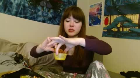 Snapshot of pillogoddess chatting on February 3, 6:34 am PilloGoddess online show from February 3, 6:34 am