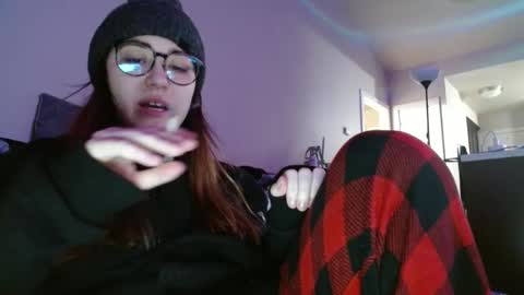 Snapshot of pillogoddess chatting on February 10, 12:18 pm PilloGoddess online show from February 10, 12:18 pm