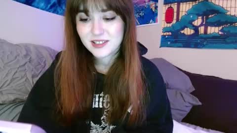 Snapshot of pillogoddess chatting on March 3, 7:54 am PilloGoddess online show from March 3, 7:54 am