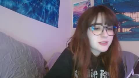 Snapshot of pillogoddess chatting on March 3, 11:44 am PilloGoddess online show from March 3, 11:44 am