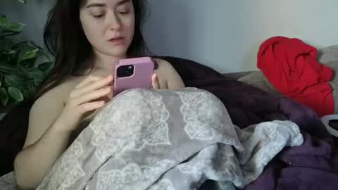 PilloGoddess online show from May 10, 12:05 am