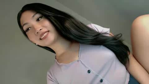 Snapshot of pillow_whispers chatting on June 18, 1:37 pm jane online show from June 18, 1:37 pm
