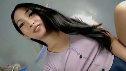 Snapshot of pillow_whispers chatting on June 21, 3:36 pm jane online show from June 21, 3:36 pm