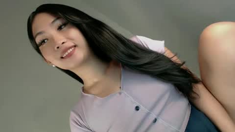 Snapshot of pillow_whispers chatting on June 25, 4:11 pm jane online show from June 25, 4:11 pm