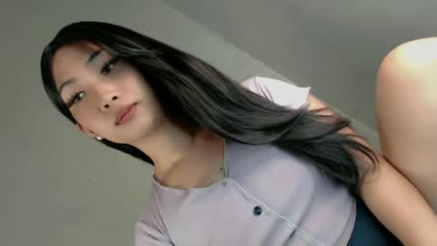 Snapshot of pillow_whispers chatting on June 28, 9:43 pm jane online show from June 28, 9:43 pm