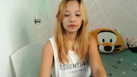 Snapshot of pinay_beauty14 chatting on December 12, 12:16 am pinay beauty14 online show from December 12, 12:16 am