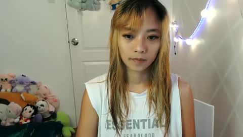 Snapshot of pinay_beauty14 chatting on January 4, 11:48 pm pinay beauty14 online show from January 4, 11:48 pm