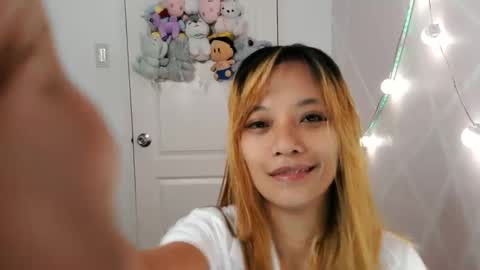 Snapshot of pinay_beauty14 chatting on January 17, 11:40 pm pinay beauty14 online show from January 17, 11:40 pm