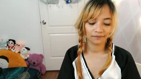 Snapshot of pinay_beauty14 chatting on January 29, 3:33 am pinay beauty14 online show from January 29, 3:33 am