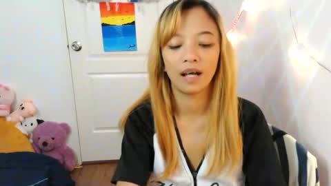 Snapshot of pinay_beauty14 chatting on February 1, 12:40 am pinay beauty14 online show from February 1, 12:40 am