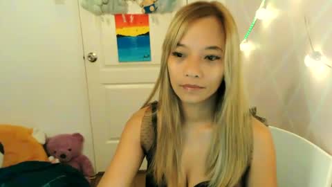Snapshot of pinay_beauty14 chatting on February 8, 1:11 am pinay beauty14 online show from February 8, 1:11 am