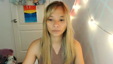 Snapshot of pinay_beauty14 chatting on February 16, 12:19 am pinay beauty14 online show from February 16, 12:19 am