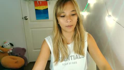 Snapshot of pinay_beauty14 chatting on February 17, 10:58 pm pinay beauty14 online show from February 17, 10:58 pm