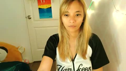 Snapshot of pinay_beauty14 chatting on February 21, 6:40 am pinay beauty14 online show from February 21, 6:40 am
