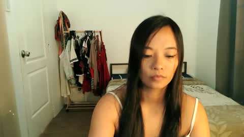 Snapshot of pinay_beauty14 chatting on May 12, 10:51 pm pinay beauty14 online show from May 12, 10:51 pm