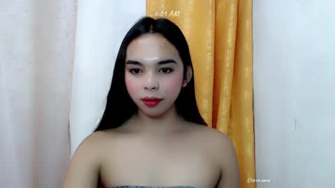 Snapshot of pinay_heart chatting on December 5, 2:00 pm heart online show from December 5, 2:00 pm