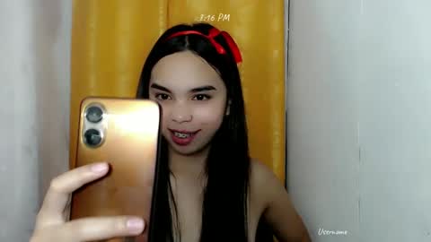 Snapshot of pinay_heart chatting on January 9, 3:15 am heart online show from January 9, 3:15 am