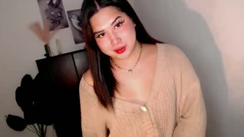 Ivy Morningstar online show from May 17, 1:36 am