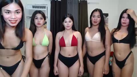 Snapshot of pinay_pussysluts chatting on October 23, 12:15 pm rhea kris birnadith desiree medusa online show from October 23, 12:15 pm