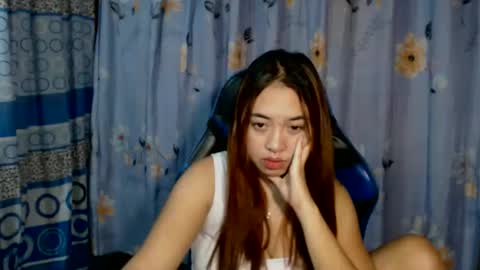 pinay_singlemomxs online show from April 8, 6:30 pm